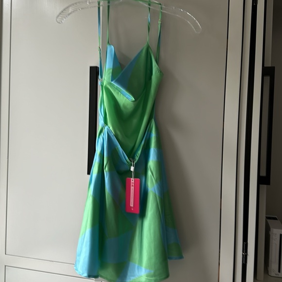 Beginning Boutique dress size 6. - Picture 2 of 6